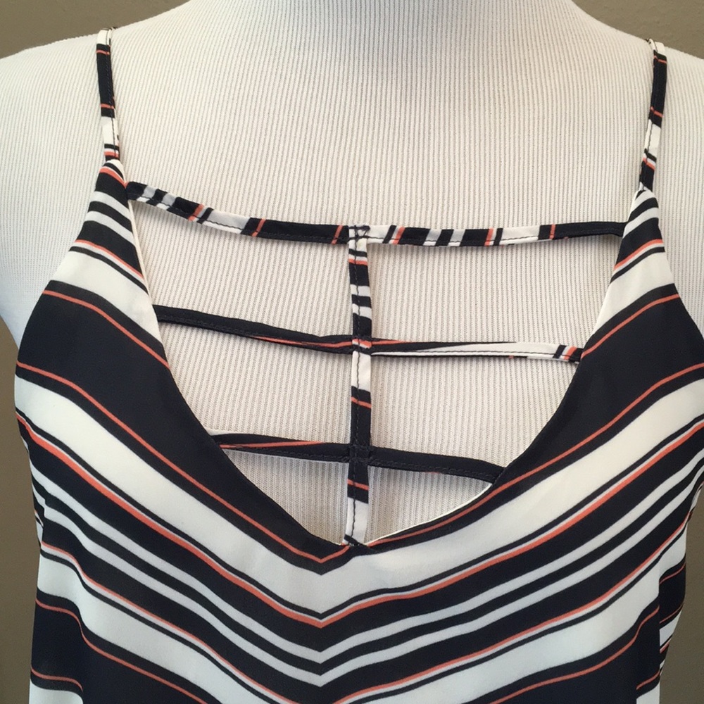 ❌Sold❌Heart Soul Spaghetti Strap Cut Out Top - Picture 2 of 7